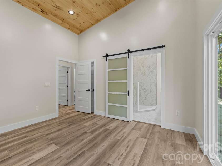 71 Mountain Trace Point, Bryson City, NC 28713.  MLS# CAR4310534, YatesRealty ID 15609. 
