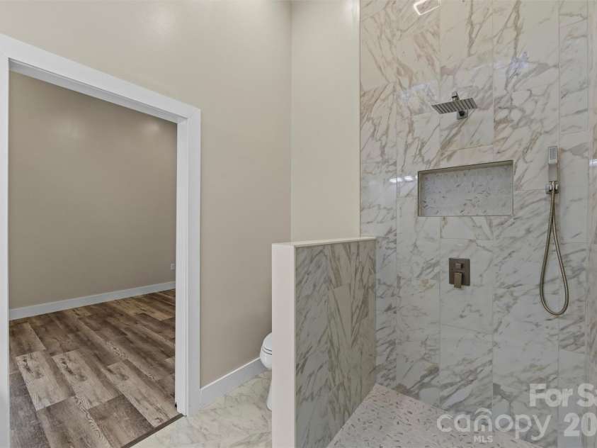 71 Mountain Trace Point, Bryson City, NC 28713.  MLS# CAR4310534, YatesRealty ID 15609. 