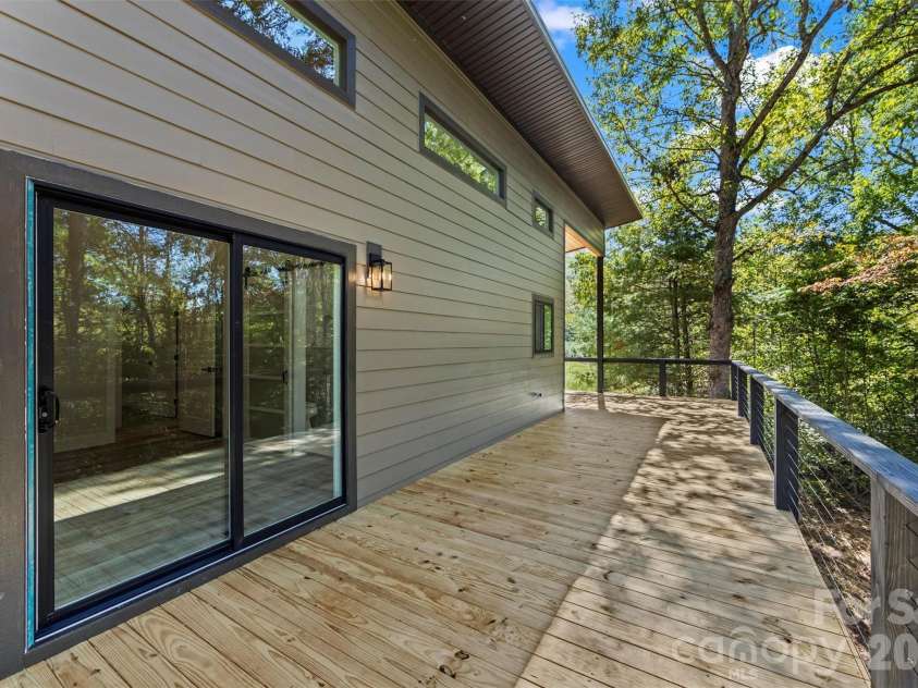 71 Mountain Trace Point, Bryson City, NC 28713.  MLS# CAR4310534, YatesRealty ID 15609. 