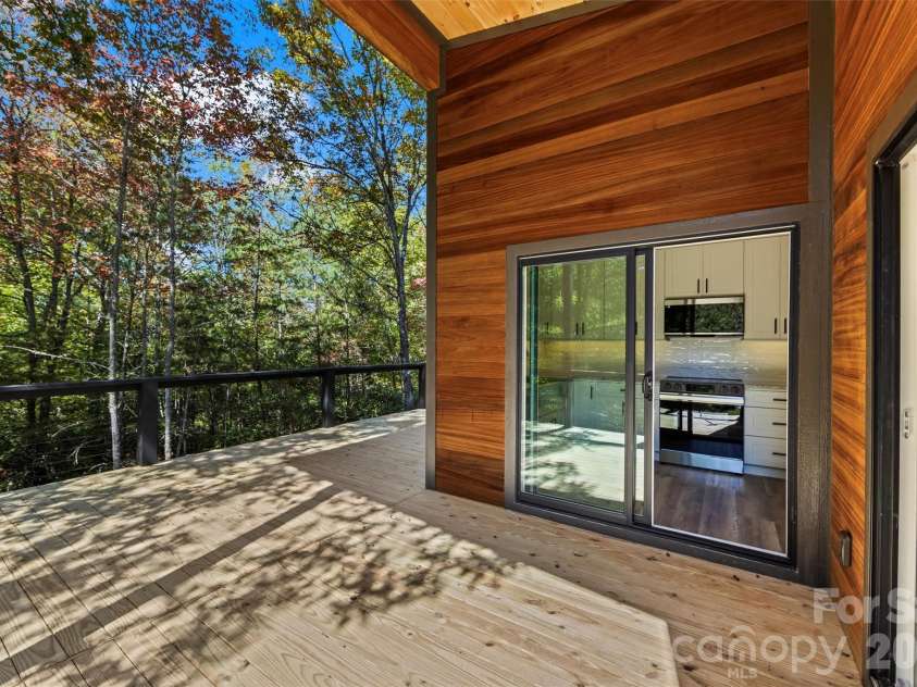 71 Mountain Trace Point, Bryson City, NC 28713.  MLS# CAR4310534, YatesRealty ID 15609. 