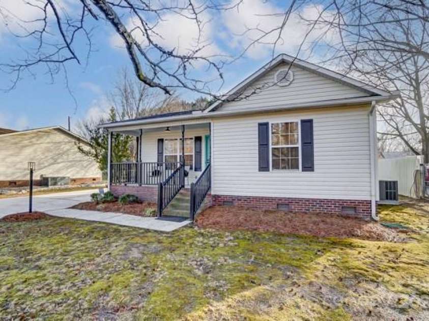 776 Washington Lane, Kannapolis, NC 28083.  MLS# CAR4218961, YatesRealty ID 1561. 