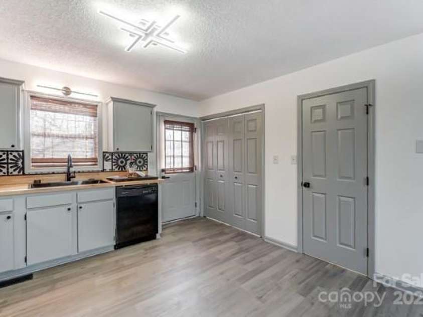 776 Washington Lane, Kannapolis, NC 28083.  MLS# CAR4218961, YatesRealty ID 1561. 