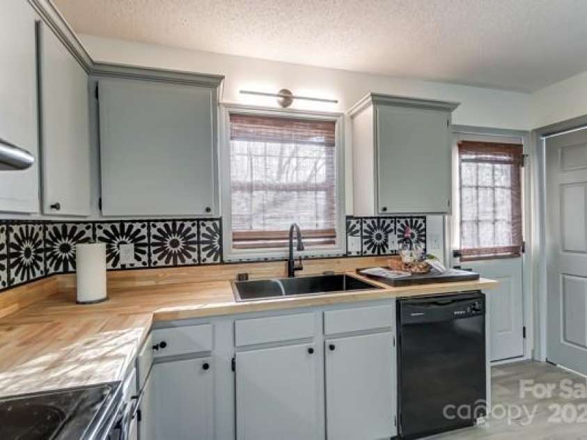 776 Washington Lane, Kannapolis, NC 28083.  MLS# CAR4218961, YatesRealty ID 1561. 