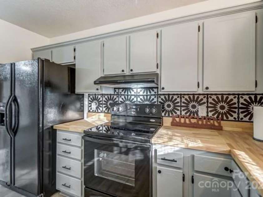 776 Washington Lane, Kannapolis, NC 28083.  MLS# CAR4218961, YatesRealty ID 1561. 