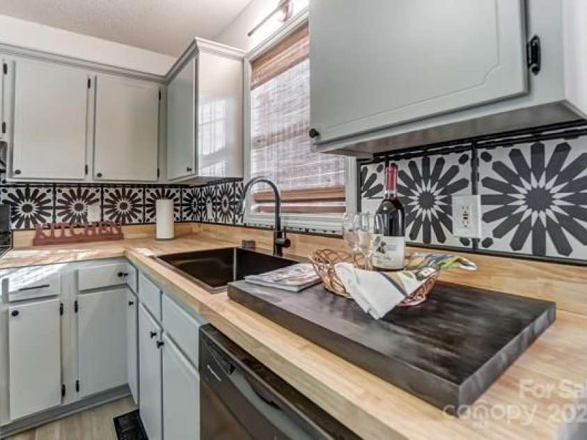 776 Washington Lane, Kannapolis, NC 28083.  MLS# CAR4218961, YatesRealty ID 1561. 