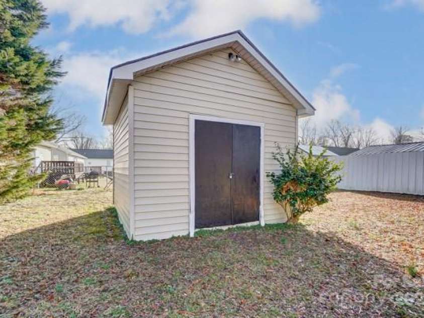 776 Washington Lane, Kannapolis, NC 28083.  MLS# CAR4218961, YatesRealty ID 1561. 