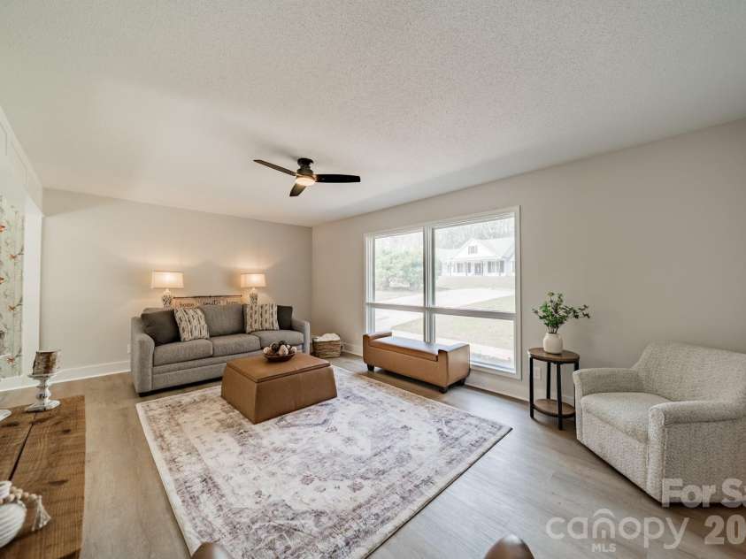 2023 Briarwood Circle, Fort Mill, SC 29715.  MLS# CAR4361008, YatesRealty ID 15610. 