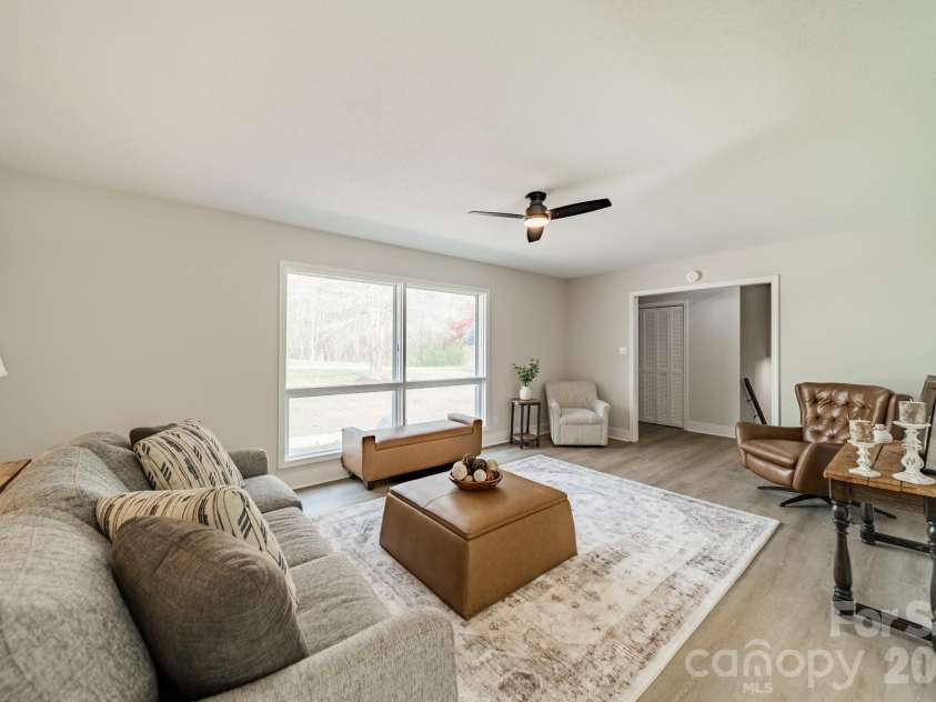 2023 Briarwood Circle, Fort Mill, SC 29715.  MLS# CAR4361008, YatesRealty ID 15610. 
