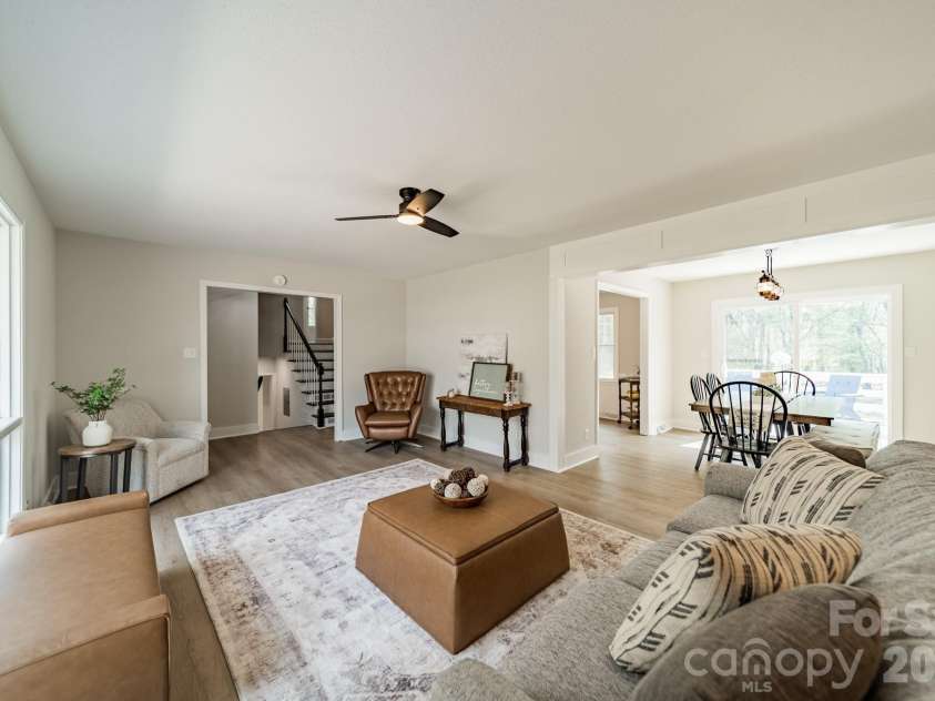 2023 Briarwood Circle, Fort Mill, SC 29715.  MLS# CAR4361008, YatesRealty ID 15610. 
