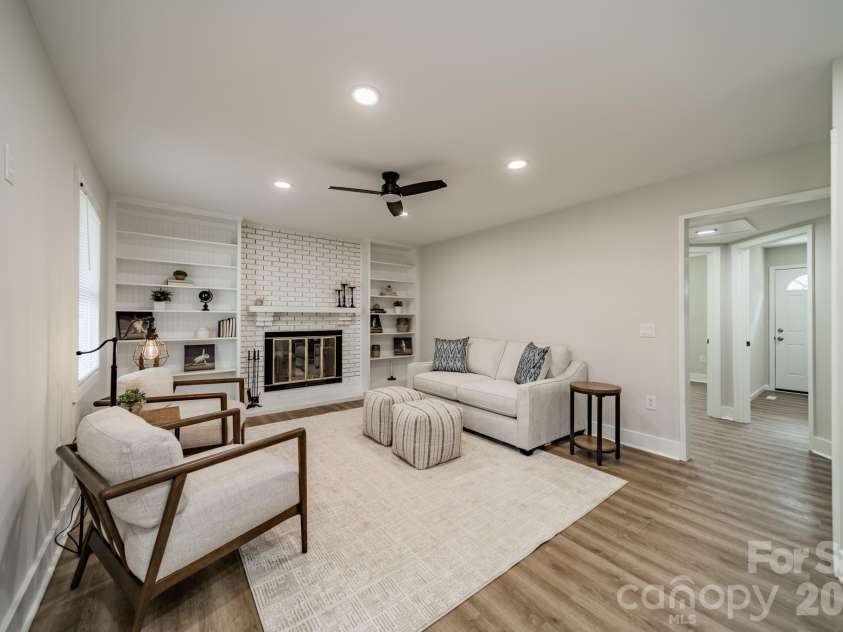 2023 Briarwood Circle, Fort Mill, SC 29715.  MLS# CAR4361008, YatesRealty ID 15610. 