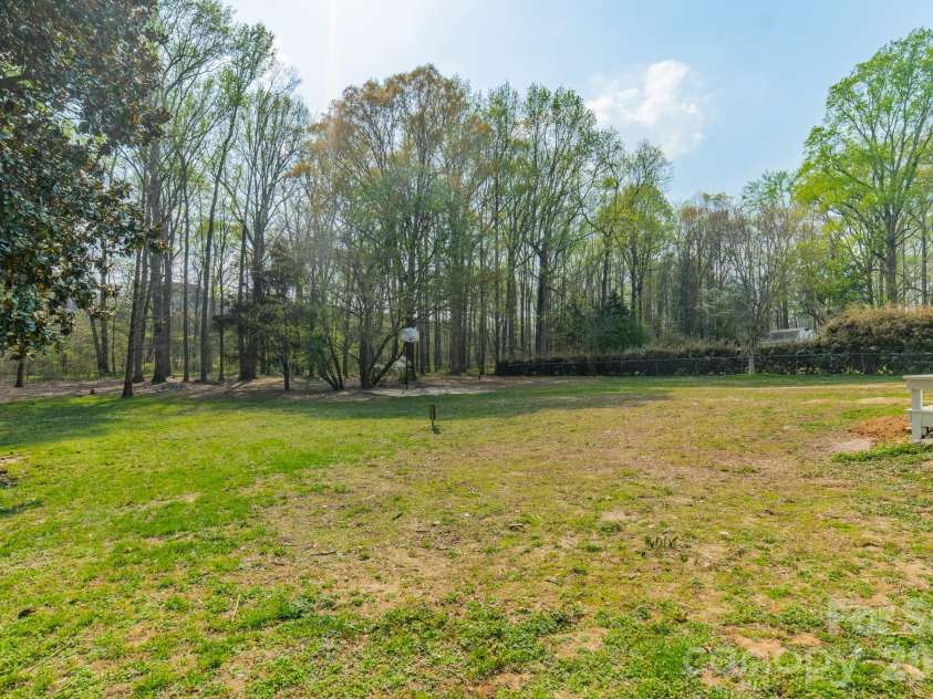 2023 Briarwood Circle, Fort Mill, SC 29715.  MLS# CAR4361008, YatesRealty ID 15610. 