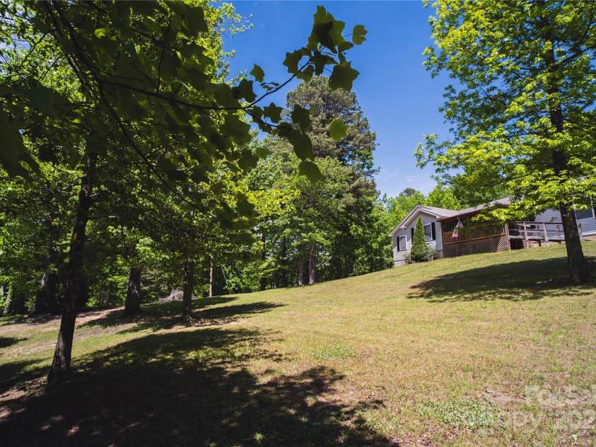 25 Uplands Road, Brevard, NC 28712.  MLS# CAR4219981, YatesRealty ID 15610. 