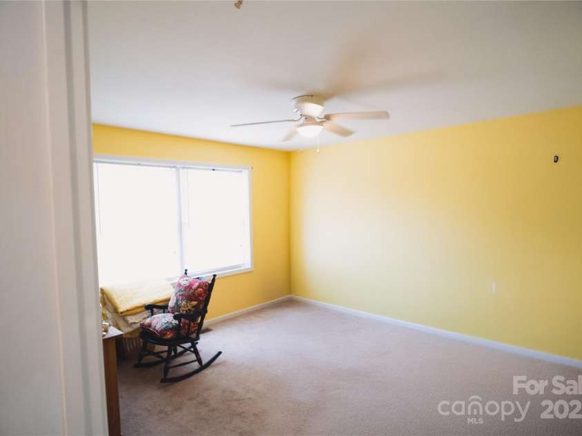 25 Uplands Road, Brevard, NC 28712.  MLS# CAR4219981, YatesRealty ID 15610. 