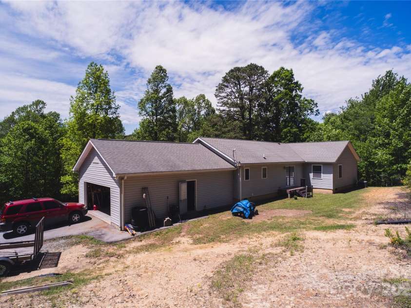 25 Uplands Road, Brevard, NC 28712.  MLS# CAR4219981, YatesRealty ID 15610. 