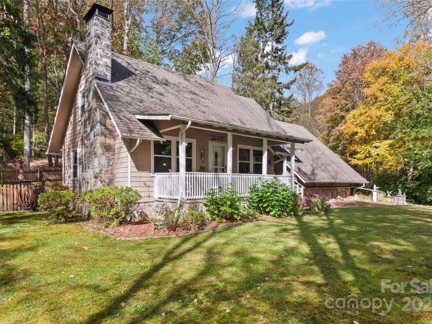 1233 Fie Top Road, Maggie Valley, NC 28751.  MLS# CAR4191937, YatesRealty ID 15611. 