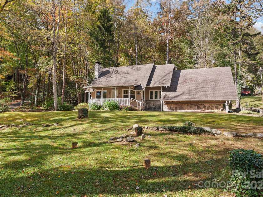 1233 Fie Top Road, Maggie Valley, NC 28751.  MLS# CAR4191937, YatesRealty ID 15611. 