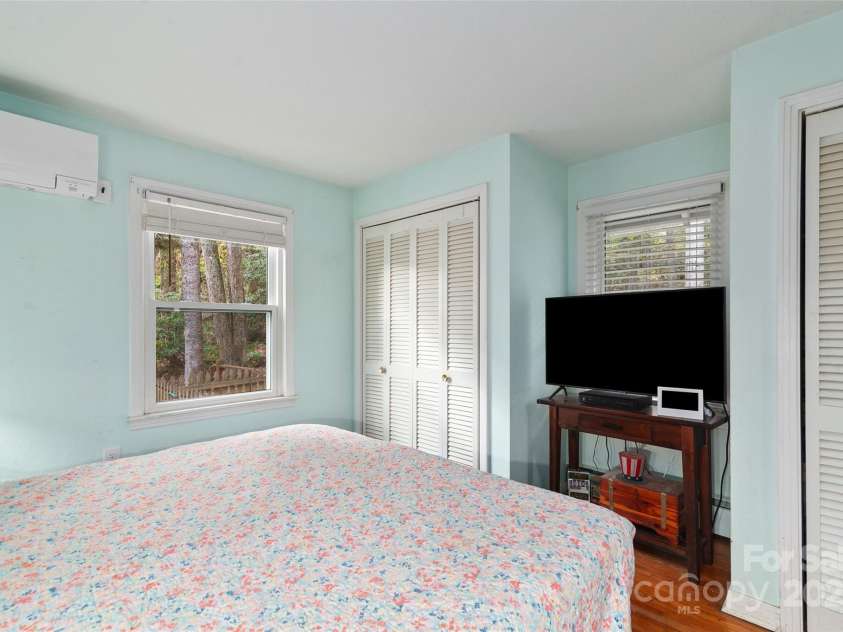 1233 Fie Top Road, Maggie Valley, NC 28751.  MLS# CAR4191937, YatesRealty ID 15611. 