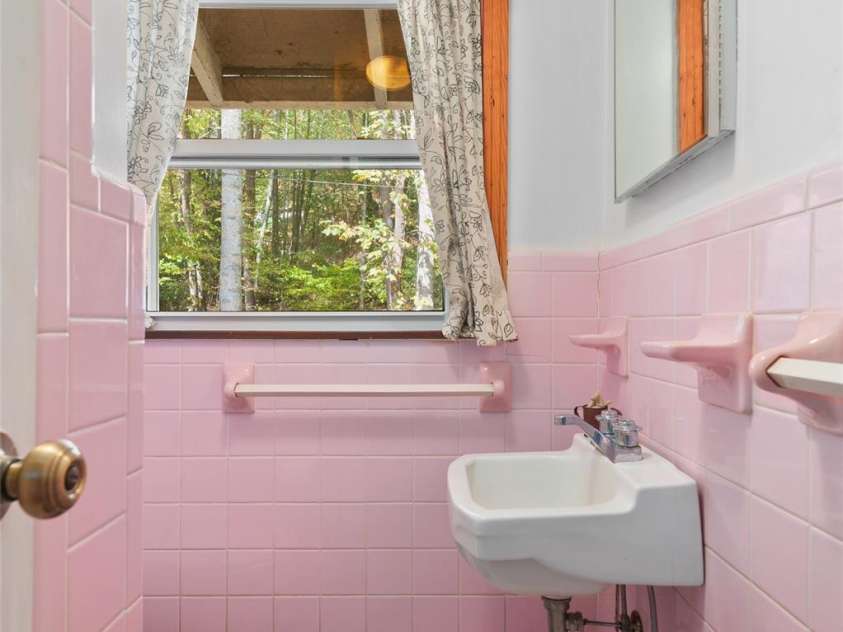 1233 Fie Top Road, Maggie Valley, NC 28751.  MLS# CAR4191937, YatesRealty ID 15611. 