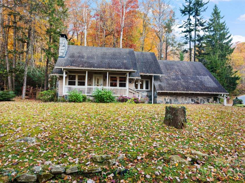 1233 Fie Top Road, Maggie Valley, NC 28751.  MLS# CAR4191937, YatesRealty ID 15611. 