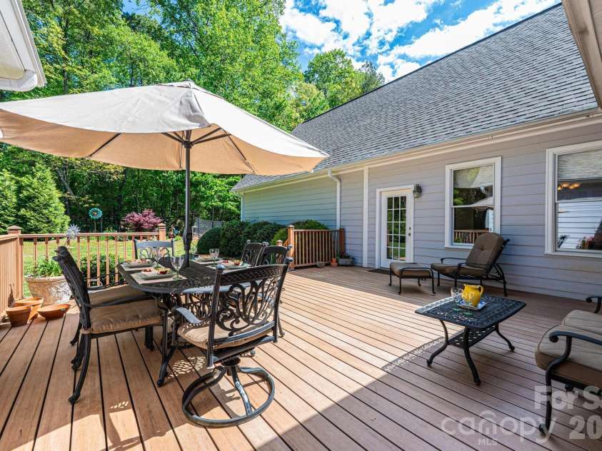 3085 James Street, Catawba, NC 28609.  MLS# CAR4364096, YatesRealty ID 15612. 