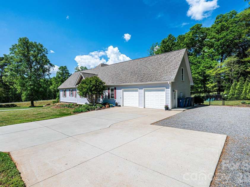 3085 James Street, Catawba, NC 28609.  MLS# CAR4364096, YatesRealty ID 15612. 