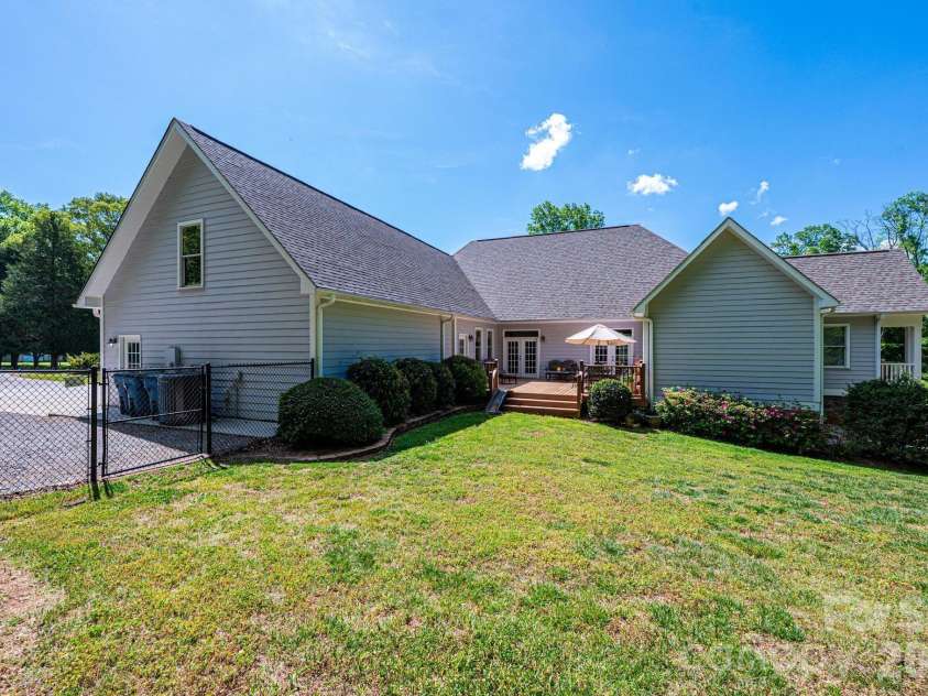 3085 James Street, Catawba, NC 28609.  MLS# CAR4364096, YatesRealty ID 15612. 