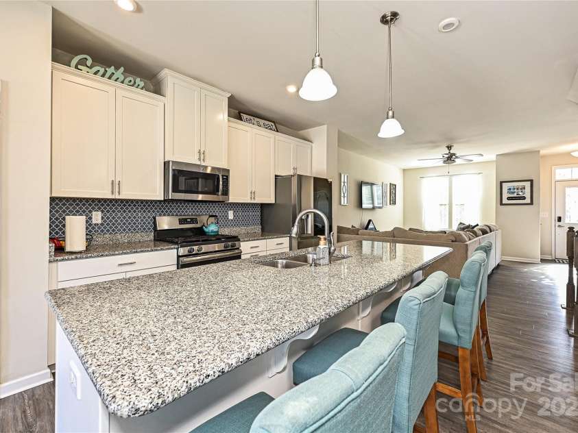 11741 Blessington Road, Huntersville, NC 28078.  MLS# CAR4252837, YatesRealty ID 15613. Kitchen