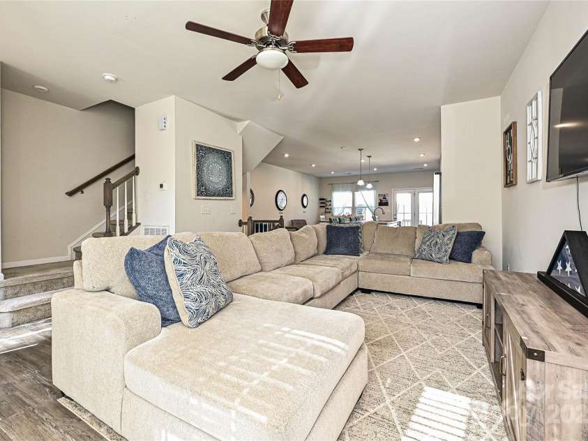 11741 Blessington Road, Huntersville, NC 28078.  MLS# CAR4252837, YatesRealty ID 15613. Living Room