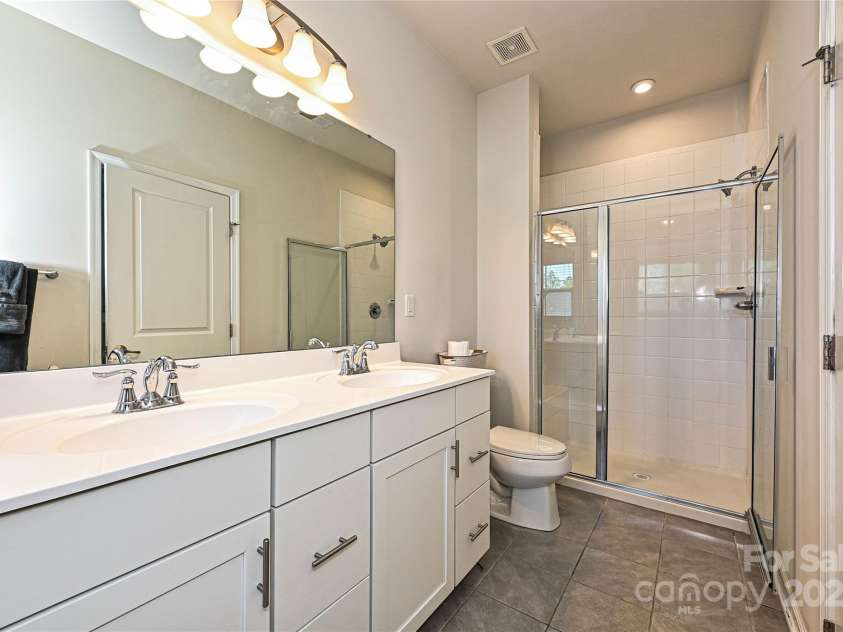 11741 Blessington Road, Huntersville, NC 28078.  MLS# CAR4252837, YatesRealty ID 15613. Primary Bathroom