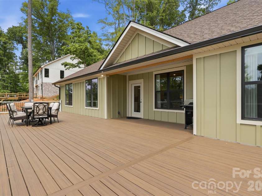 207 Haven Hill Road, Lexington, NC 27292.  MLS# CAR4368092, YatesRealty ID 15613. 