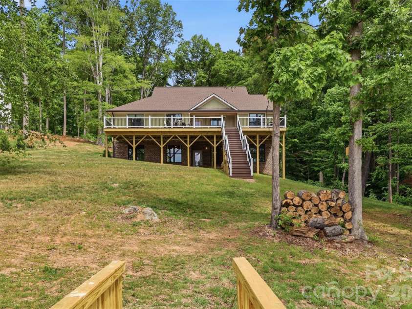 207 Haven Hill Road, Lexington, NC 27292.  MLS# CAR4368092, YatesRealty ID 15613. 