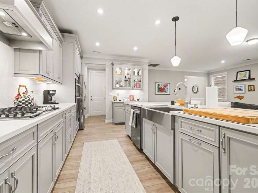 3606 Marchers Trace Drive, Charlotte, NC 28227.  MLS# CAR4344114, YatesRealty ID 15614. 