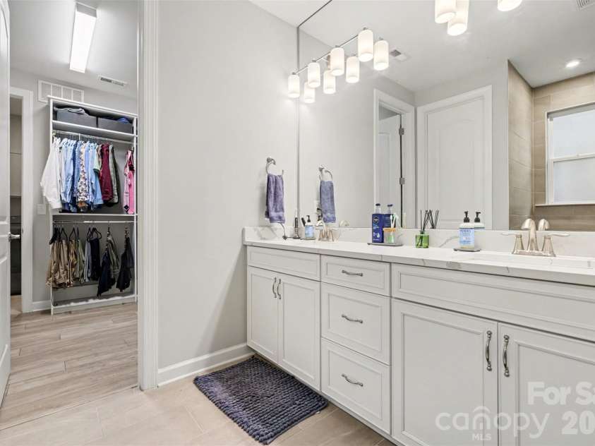 3606 Marchers Trace Drive, Charlotte, NC 28227.  MLS# CAR4344114, YatesRealty ID 15614. 