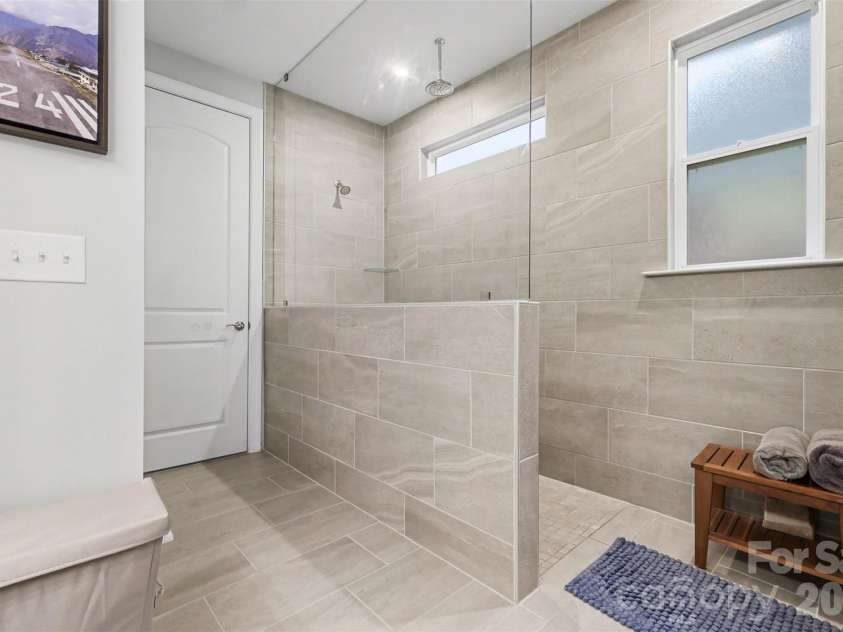 3606 Marchers Trace Drive, Charlotte, NC 28227.  MLS# CAR4344114, YatesRealty ID 15614. 