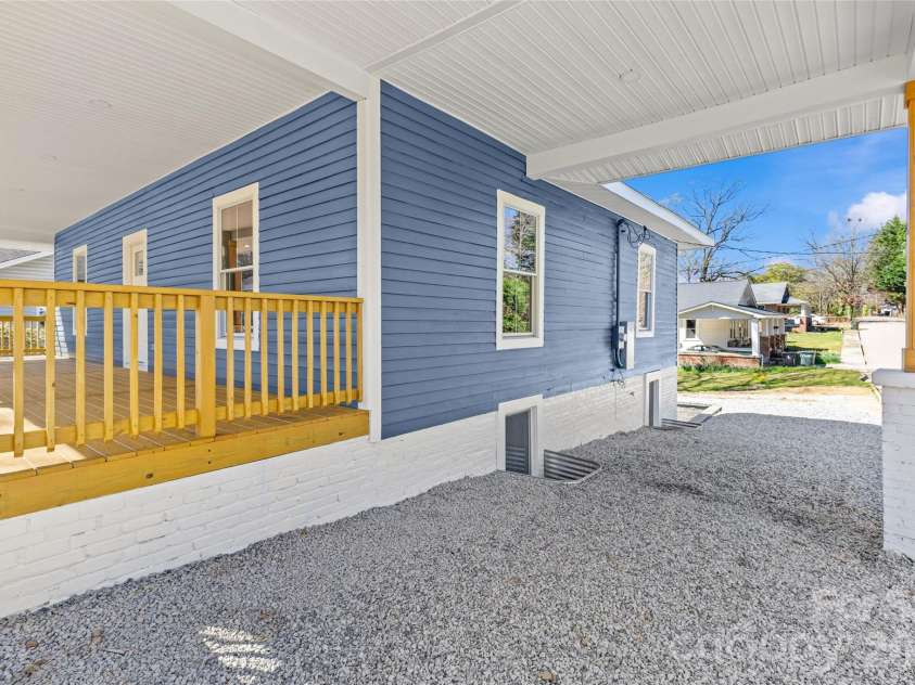 109 College Street, Monroe, NC 28112.  MLS# CAR4356719, YatesRealty ID 15615. 