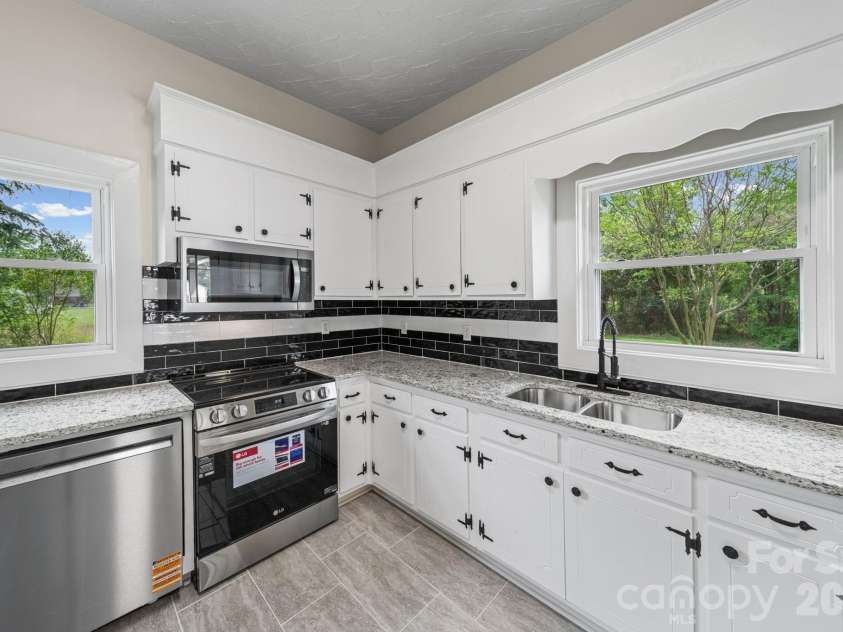 511 Passaic Street, Peachland, NC 28133.  MLS# CAR4367830, YatesRealty ID 15616. 