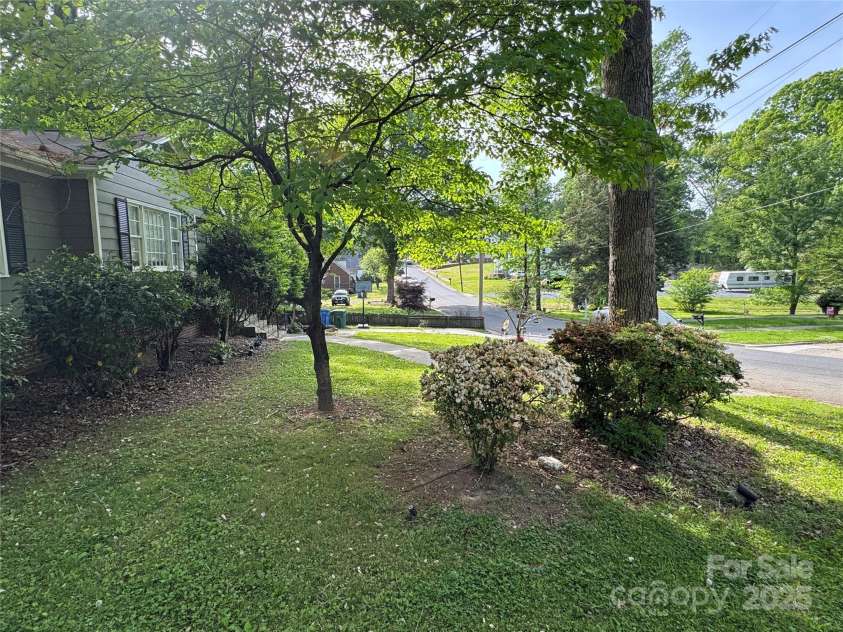 616 Oakwood Avenue, Albemarle, NC 28001.  MLS# CAR4259660, YatesRealty ID 15616. 