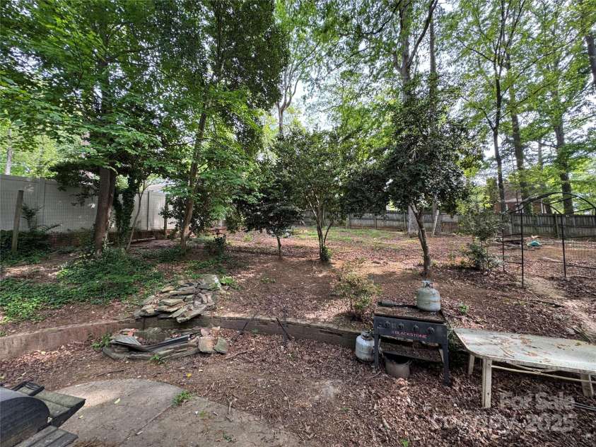 616 Oakwood Avenue, Albemarle, NC 28001.  MLS# CAR4259660, YatesRealty ID 15616. 