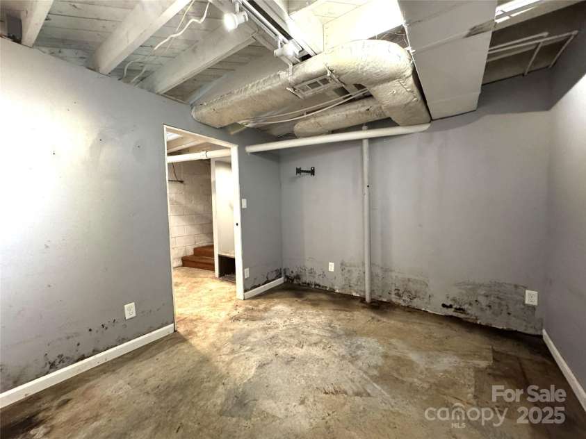 616 Oakwood Avenue, Albemarle, NC 28001.  MLS# CAR4259660, YatesRealty ID 15616. 