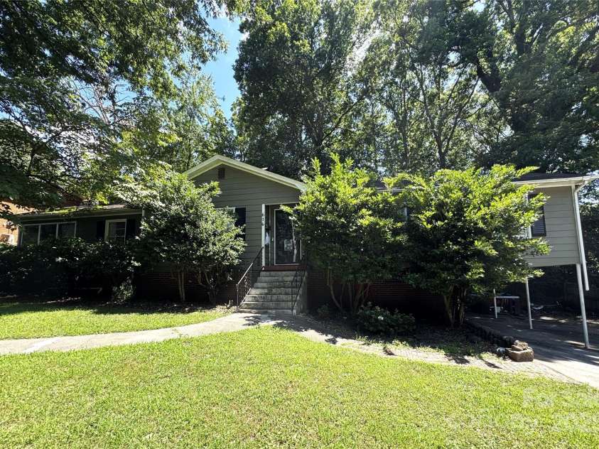 616 Oakwood Avenue, Albemarle, NC 28001.  MLS# CAR4259660, YatesRealty ID 15616. 