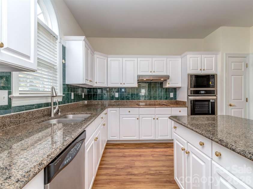 6416 Red Maple Drive, Charlotte, NC 28277.  MLS# CAR4357994, YatesRealty ID 15617. 