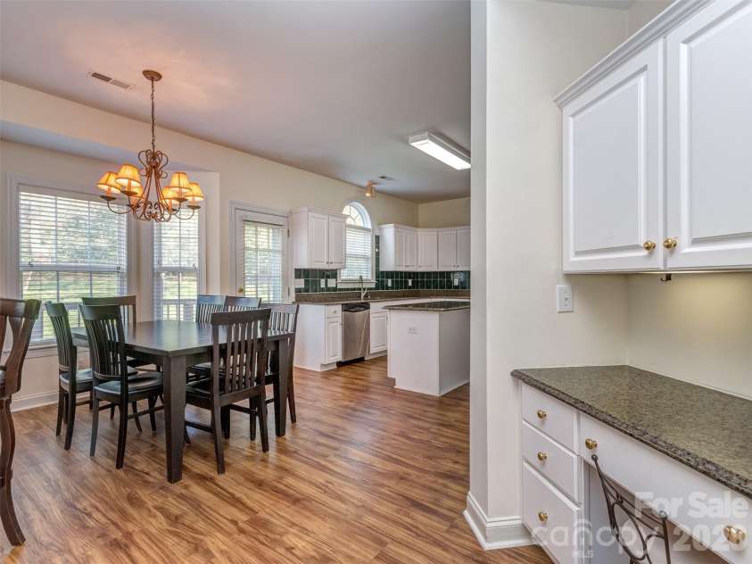 6416 Red Maple Drive, Charlotte, NC 28277.  MLS# CAR4357994, YatesRealty ID 15617. 