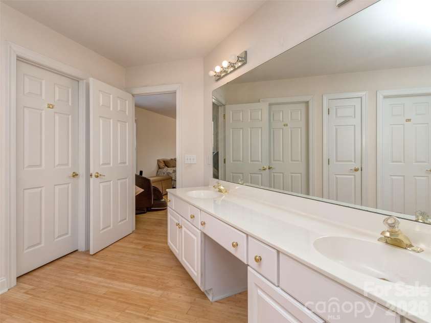 6416 Red Maple Drive, Charlotte, NC 28277.  MLS# CAR4357994, YatesRealty ID 15617. 