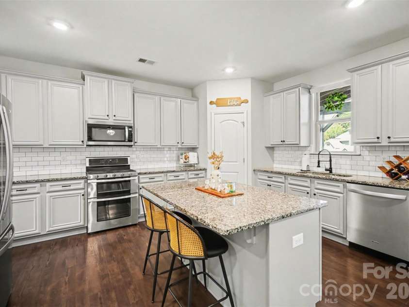 514 Tack Lane, Midland, NC 28107.  MLS# CAR4358317, YatesRealty ID 15618. 