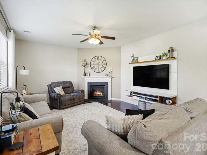 514 Tack Lane, Midland, NC 28107.  MLS# CAR4358317, YatesRealty ID 15618. Living Room
