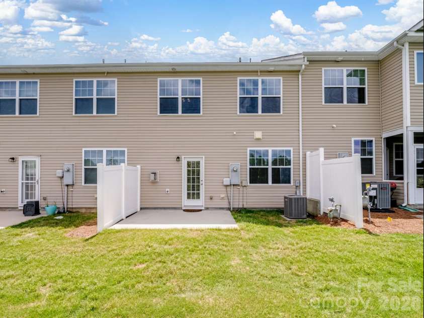 3306 Yarmouth Lane, Gastonia, NC 28056.  MLS# CAR4357646, YatesRealty ID 15619. 