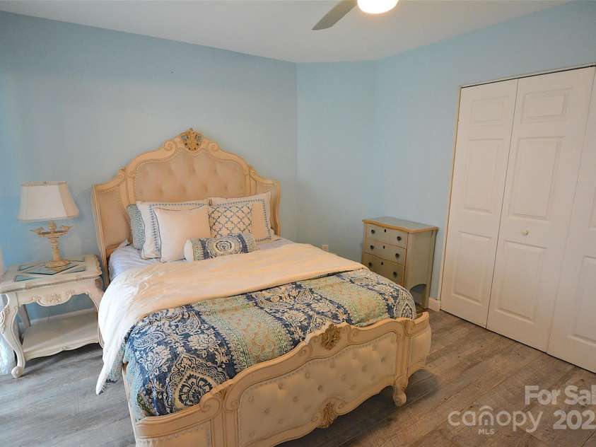 18867 Vineyard Point Lane, Cornelius, NC 28031.  MLS# CAR4185266, YatesRealty ID 1562. 