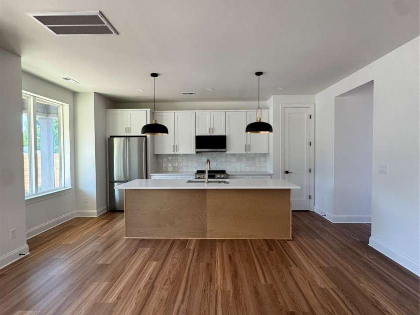 9020 Mount Holly Road, Charlotte, NC 28214.  MLS# CAR4365419, YatesRealty ID 15620. 