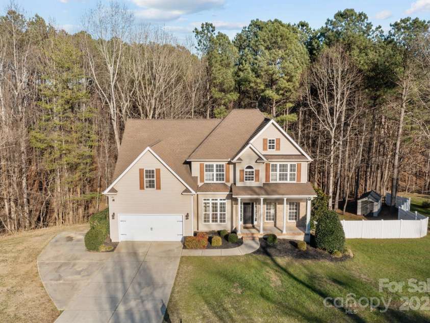 214 Harbor Landing Drive, Mooresville, NC 28117.  MLS# CAR4225759, YatesRealty ID 15621. 