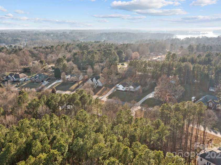 214 Harbor Landing Drive, Mooresville, NC 28117.  MLS# CAR4225759, YatesRealty ID 15621. 